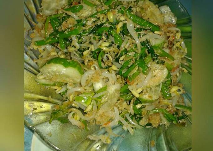 Langkah Mudah untuk Menyiapkan Sayur mayur bumbu urap (salad java) Anti Gagal