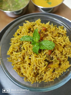वेजिटेबल बिरयानी (vegetable Biryani recipe in Hindi) रेसिपी मुख्य फोटो