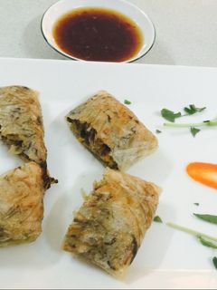 Hình của món Nem trái đất vuông không thịt.