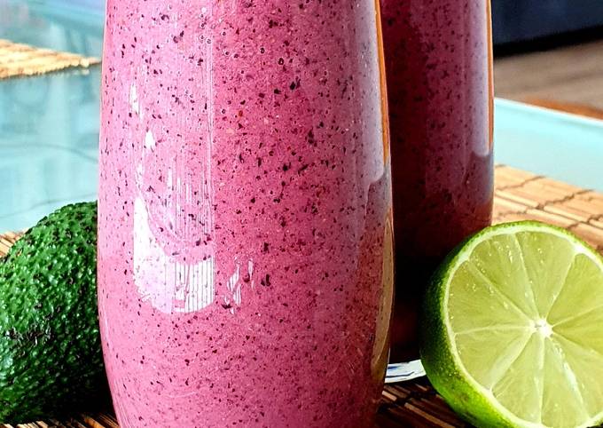 How to Make Homemade Blueberry Lime Smoothie