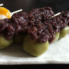 Matcha Dango with 'Tsubu-an’ A picture of Matcha Dango with 'Tsubu-an’.