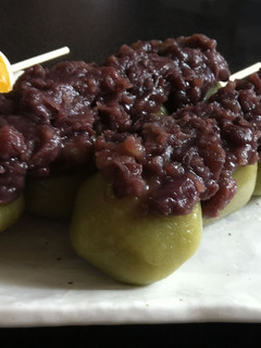 A picture of Matcha Dango with 'Tsubu-an’.