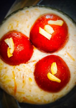 গুলাব জামুন মালাই সেমাই ক্ষীর (gulab jamun semai kheer recipe in Bengali) রেসিপির প্রধান ছবি