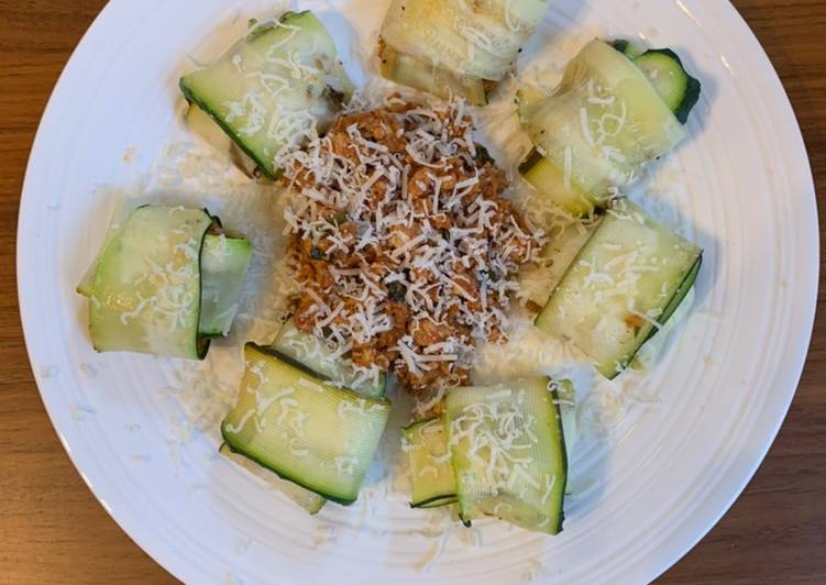 Zucchini parcels with SPICY chipotle turkey mince for Jamo