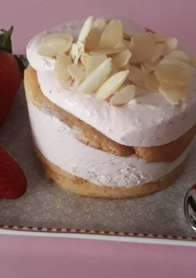 Una foto de Tiramisú de fresas