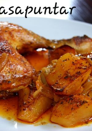 Una foto de Pollo al horno 🍗🥔🍴🍺