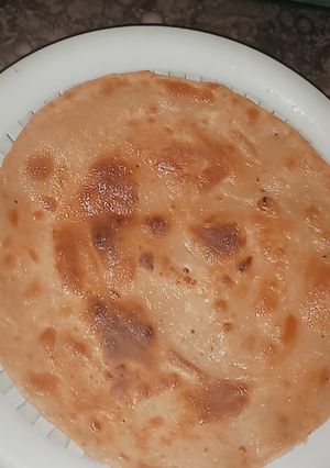 A picture of Plain Khasta Paratha.