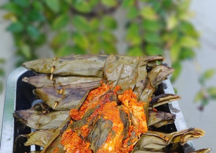 Bagaimana Membuat Pepes Tongkol Kemangi Anti Gagal