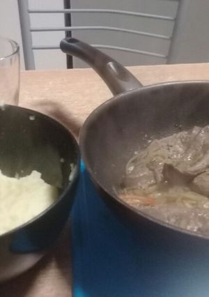 Una foto de Hígado encebollado