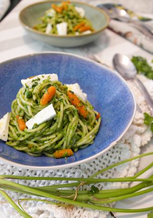 Foto de Esparguete com pesto de ervilha e coentro