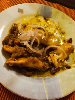 A picture of Arvi ka dry salan with roti and namkeen lassi.