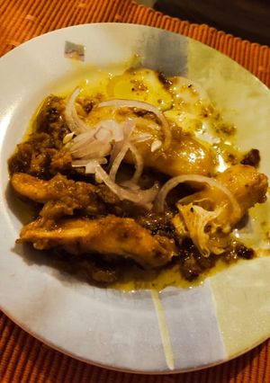 A picture of Arvi ka dry salan with roti and namkeen lassi.