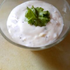 A picture of Cabbage raita.