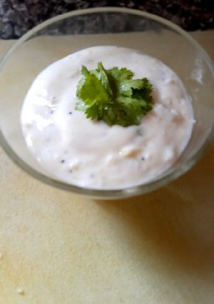 A picture of Cabbage raita.