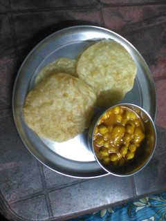 A picture of Chana poori /.