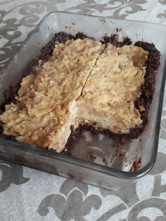 Una foto de Tarta de manzana y cacahuete sin gluten y vegana 🍰