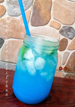 A picture of Blue moon mocktail.