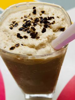 कोल्ड कॉफी (cold coffee recipe in Hindi) रेसिपी मुख्य फोटो