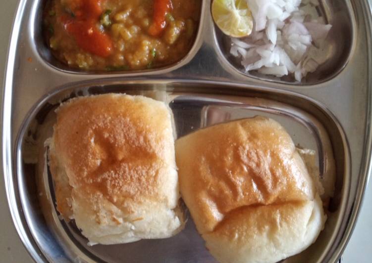 Simple Way to Make Ultimate Pav Bhaji