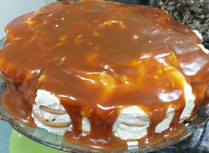 Foto de Bolo de bolacha com cobertura de caramelo salgado