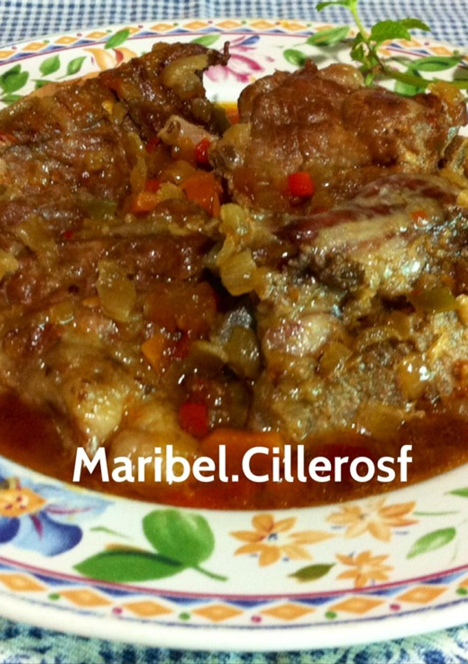 Una foto de Espinazo de cerdo guisado, receta familiar