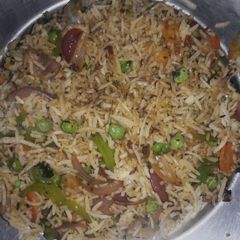 A picture of Stir fried vegetable rice.