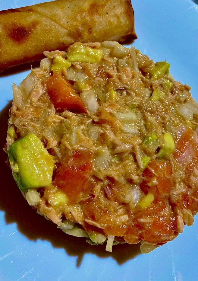 Una foto de Tartar de salmón