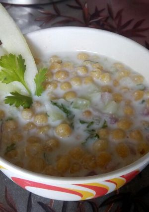 A picture of Boondi raita.
