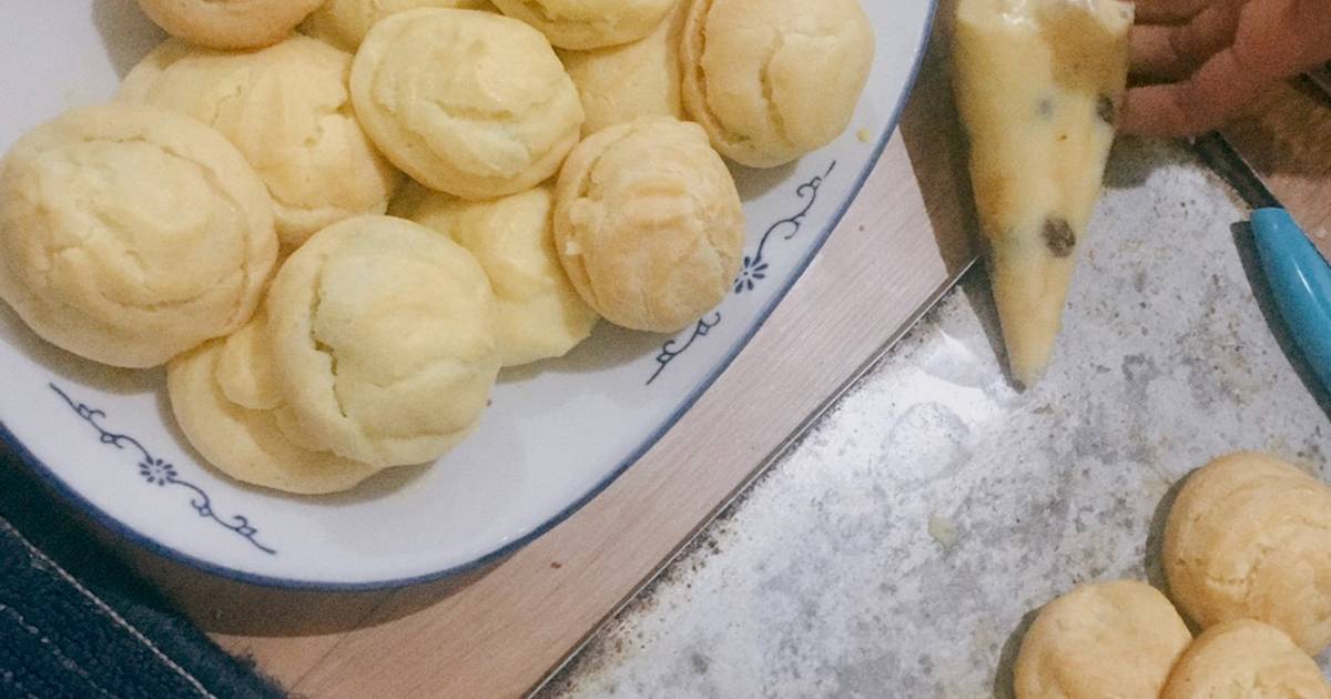 Resep Kue Soes Vla Vanilla Kismis Kulit Kokoh Oleh Nad Cookpad