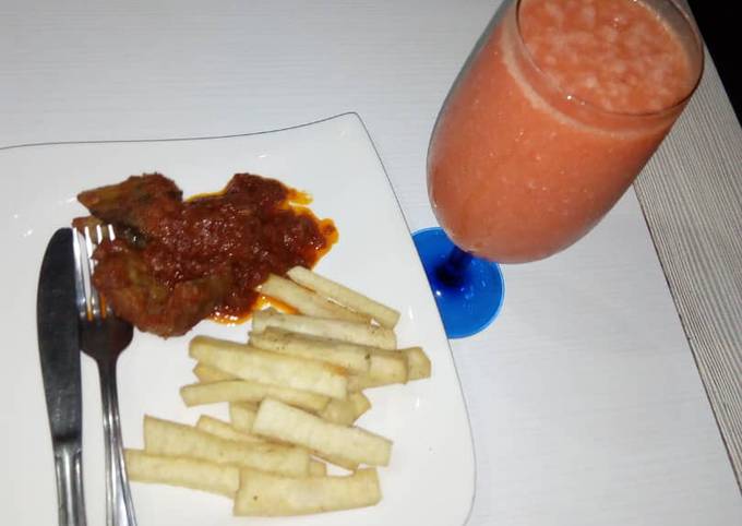 Fried yam and pepper goat meat + water melon smoothie