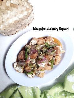 Foto resep Tahu gejrot ala Indry Hapsari