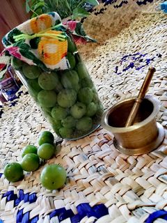 عکسی از دستور ترشی گوجه سبز 🌺