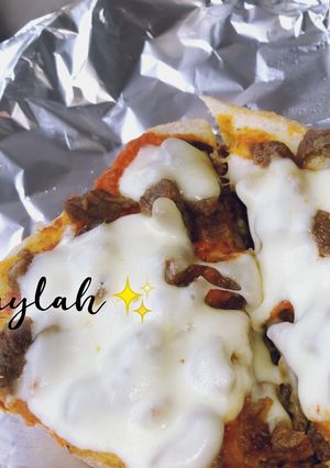 A picture of Bread Pizza.