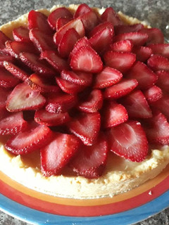 Una foto de Tarta de frutillas con crema pastelera
