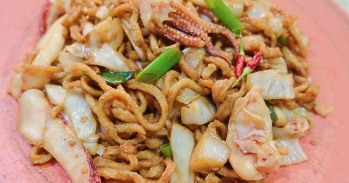 生炒花枝(透抽)乾意麵～台南經典美食小吃 食譜與作法 by 蘇菲的彩色城堡 - Cookpad