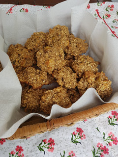 Una foto de Galletitas de avena, banana, canela y nuez