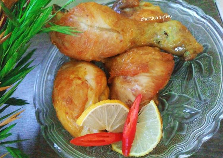 9 Resep: Ayam goreng ungkep empuk Anti Ribet!