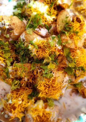 A picture of Sev puri.