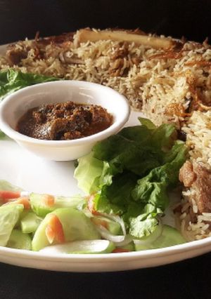 A picture of Mutton yakhni pulao.