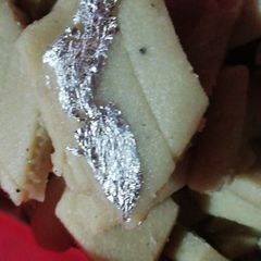 A picture of Kaju burfi.