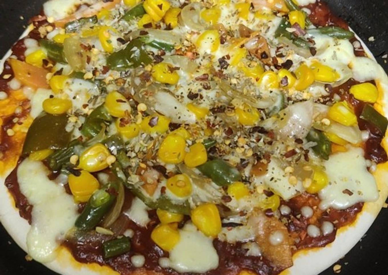 Tawa cheese vegetable pizza