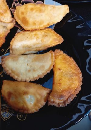 A picture of D shape samosa.