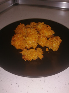 Una foto de Pollo marinado rebozados con doritos (al horno)