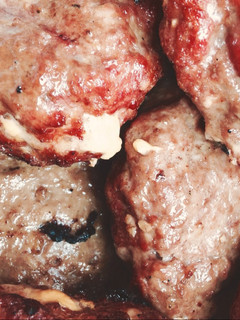 Una foto de Hamburguesas caseras con queso Cheddar