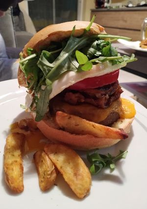 Φωτογραφία της συνταγής Burger 🍔 "δε σταματάς να τρως"