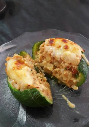 Una foto de Zapallitos rellenos de atún