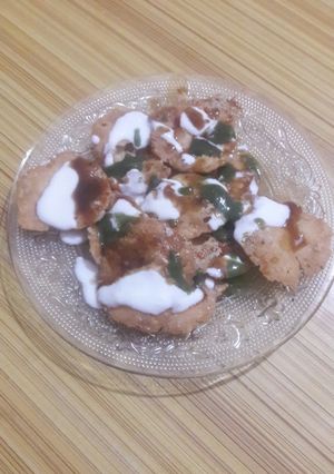 A picture of Chaat pappri.