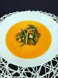 Crema de calabaza con salteado de tallos de espinacas