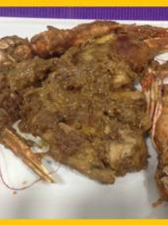 Una foto de Pollo con cigalas