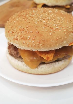 Una foto de Hamburguesas con nachos//